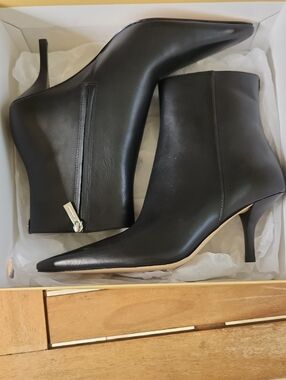 Micheal Kors Black Pointed-Toe Leather Ankle Boots - Women